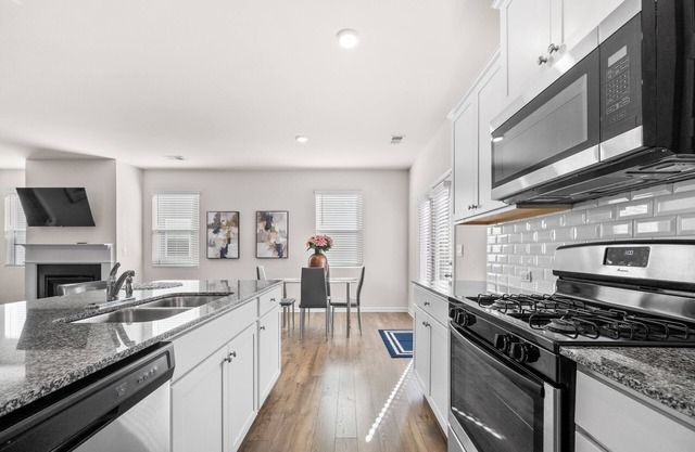 Spacious 4-bedroom house minutes from Atlanta airport