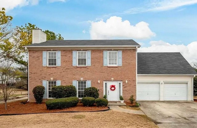 Spacious 4-bedroom house in charming Alabaster with WiFi, AC