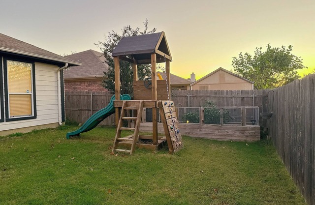 Spacious 4-bedroom house in Mansfield. Extended Stay is welcomed