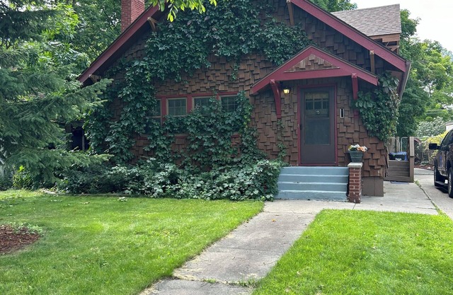 Spacious 4-bedroom Home On Historical 9th St Fargo with Character!
