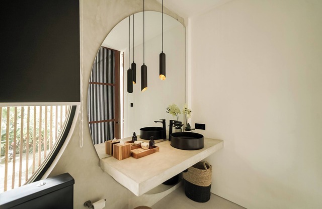 Spacious 4 -Bedroom Private Pool Villa, Ocean rooftop, 5-min beach