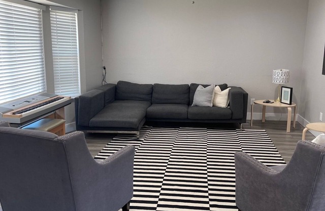 Spacious 4-bedroom renovated home in scenic Sacramento