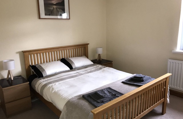 Spacious 4 bedroom semi-detached house in a quiet, residential area in Brecon.