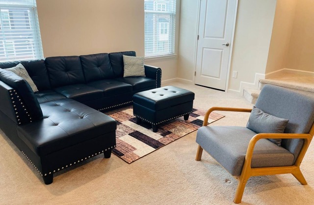 Spacious 4-bedroom townhome in charming Matthews