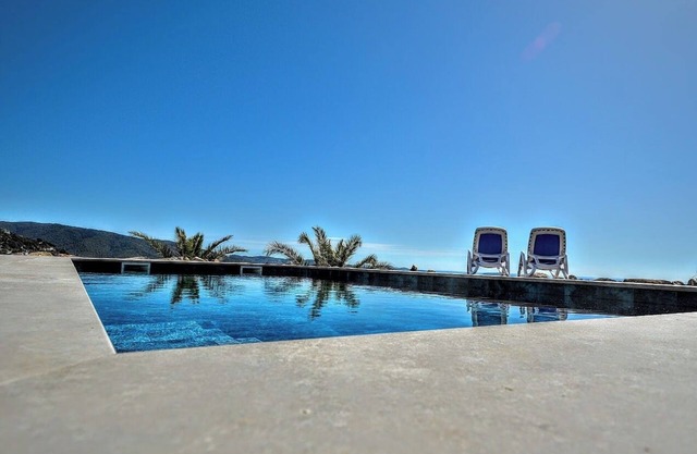 Spacious 4 Bedroom Villa & Apartment Suite, Private Pool and Fantastic Views