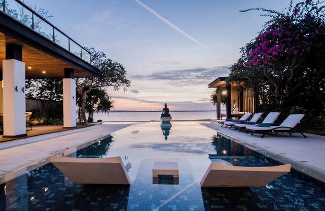 Spacious 4-bedroom villa by the sea in Benoa bay - Nusa Dua