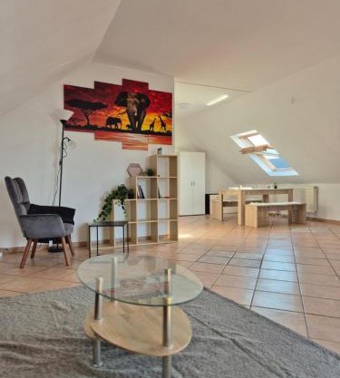 Spacious 4-Room Apartment Ideal for Families and Business Trips in a Quiet Area