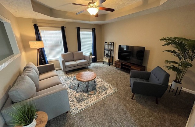 Spacious 4BR Boho - Family + Pet Friendly