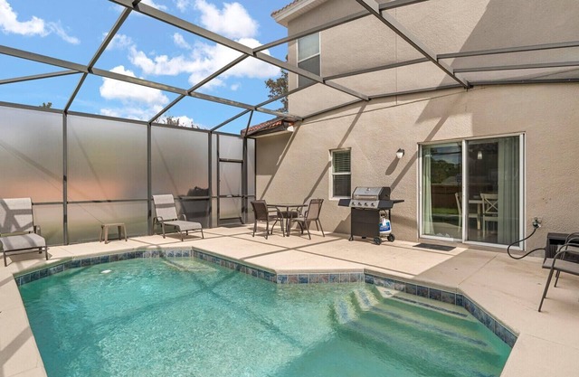 Spacious 4BR Family Townhouse—Private Pool & BBQ