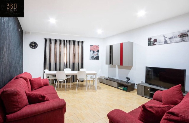 Spacious 4BR Home in Pieta with BBQ & Terrace