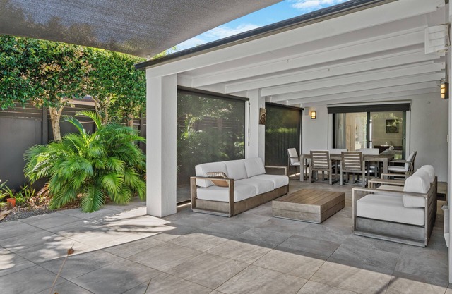 Spacious 4BR Poolside Escape