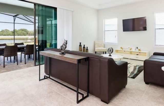Spacious 5 Bed Pool Home Balmoral Resort-5Sltsfp2