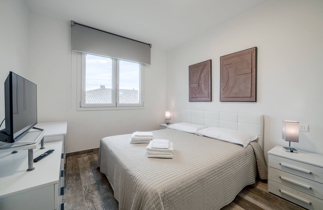 Spacious 5-bedroom villa in the Motor Valley with Pool table and Jacuzzi