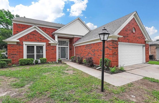 Spacious 5-bedroom house in lovely Grand Prairie with AC, Backyard, W/D, Pets!