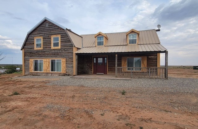 Spacious 5-bedroom cabin in charming Blanding with AC, WiFi