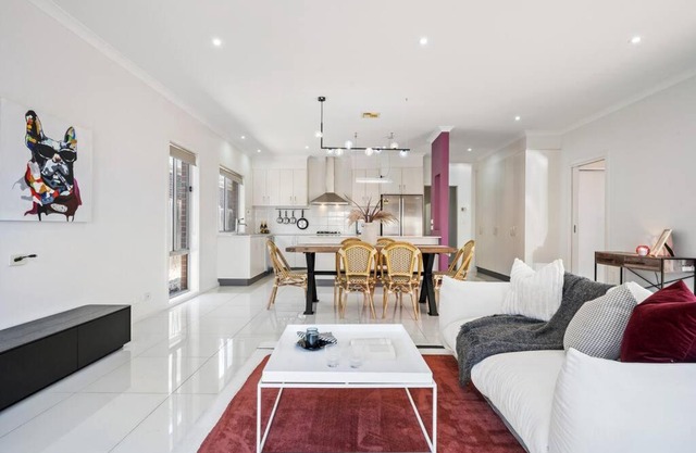 Spacious 5 Bedroom Family Retreat in Franklin