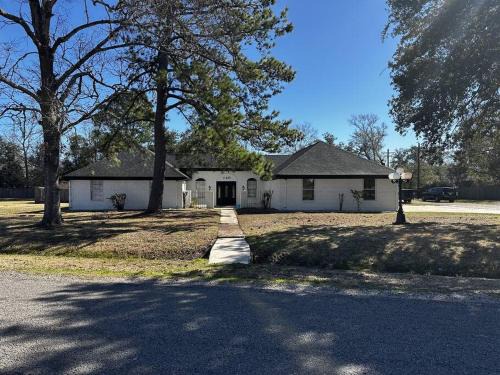 Spacious 5 bedroom home in Bridge City