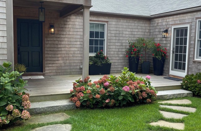 Spacious 5-bedroom house in quaint Siasconset village