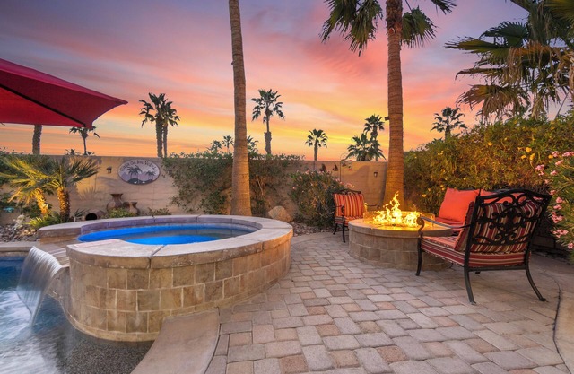 Spacious 5-bedroom house with WiFi and AC in charming Indio