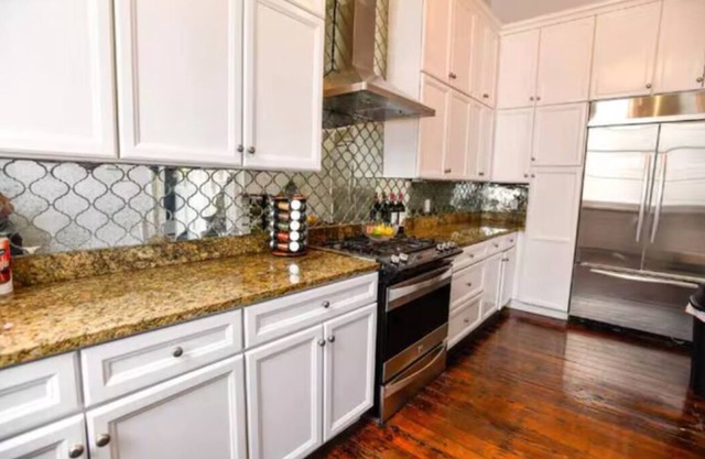 Spacious 5-bedroom House W/Pool"