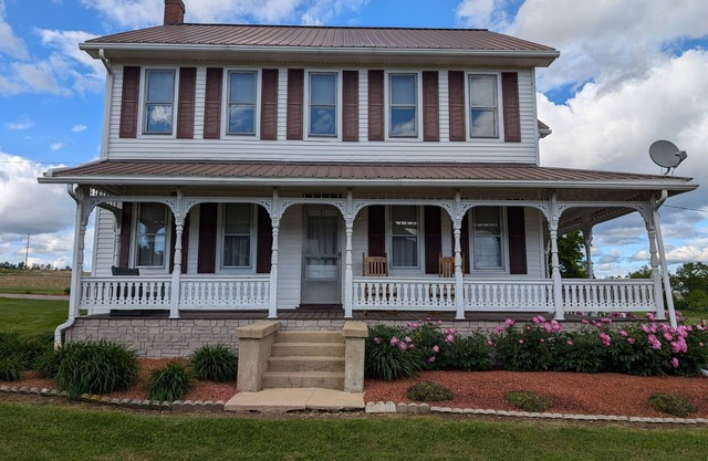Spacious 5-bedroom house with WiFi, AC in lovely Selinsgrove