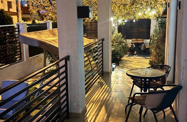 Spacious 5-bedroom villa with WiFi and AC in beautiful Mamaia-Sat