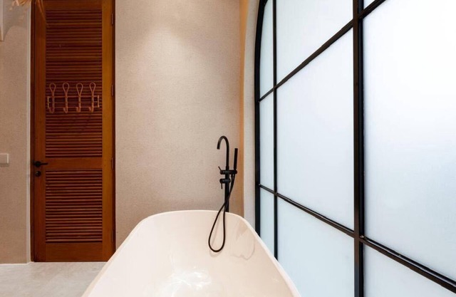 Spacious 6-bedroom villa with Private Chef and Butler short cut Canggu Seminyak