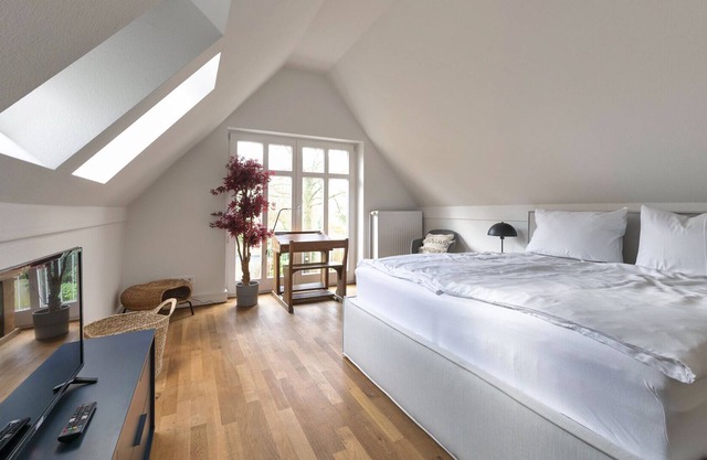 Spacious 6 Person130qm Family Suite - Self Check-in