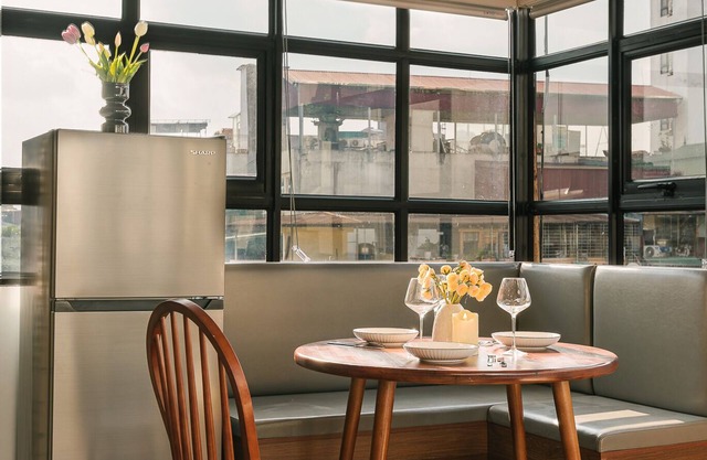 Spacious 7-bedroom house in fantastic Hanoi Old Quarter w Lift close to Beer Str