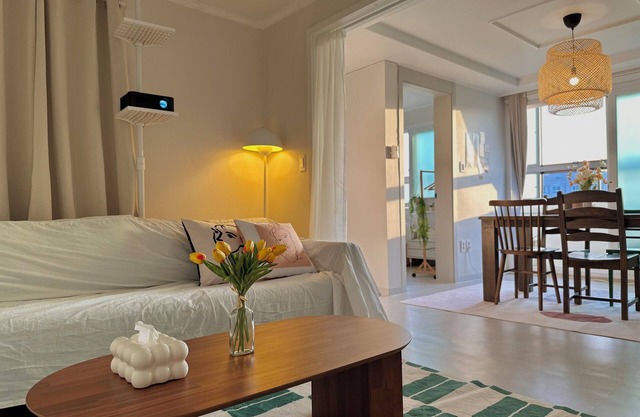 Spacious 8-Guest Stay – 3 Min to Subway, Near Seoul Station & Myeongdong!