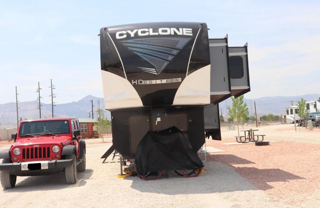 Spacious 85ft RV Site