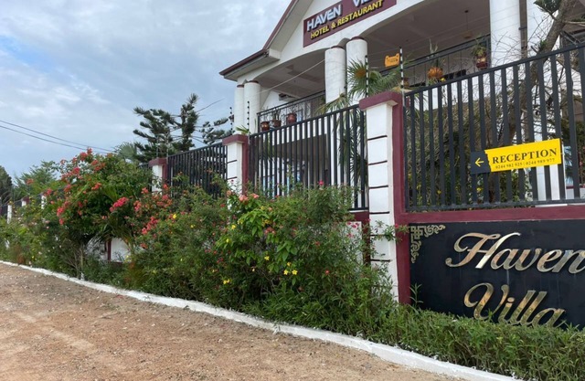 Spacious 9 bedroom apartment with AC in brilliant Apowa, Takoradi