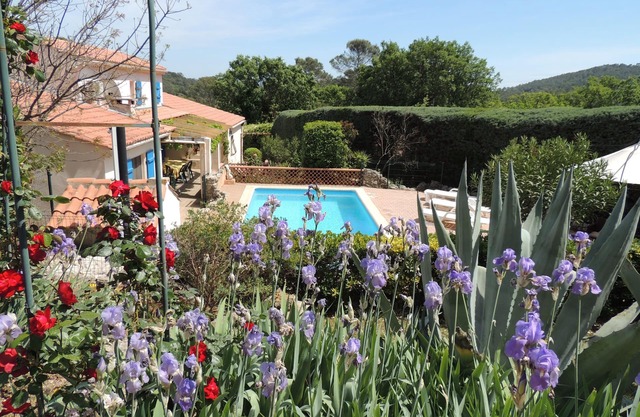 Spacious air-conditioned villa for 6 with private pool and enclosed gardens