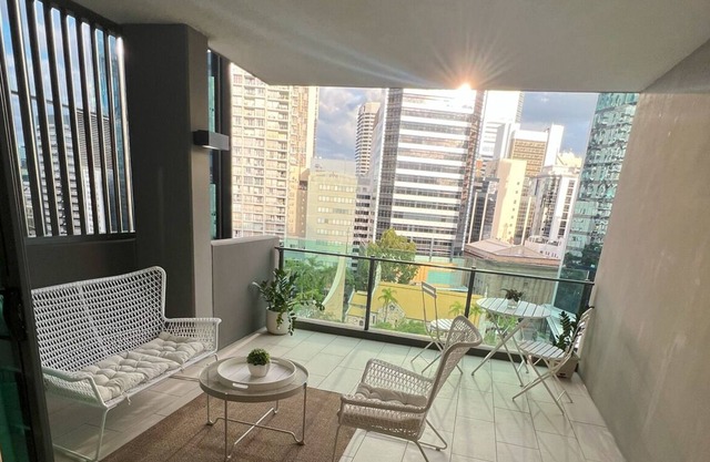 Spacious, Alegant, and Convenient Apartment in Brisbane City