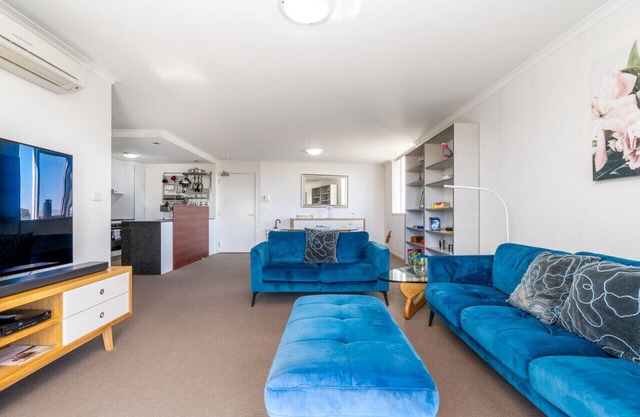 Spacious and Cosy Apt with Great Views in Braddon