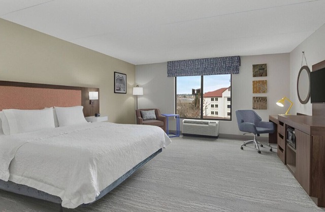 Spacious and Fantastic Room! With Free Breakfast