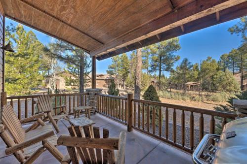 Spacious and Lovely Getaway with Deck in Show Low!