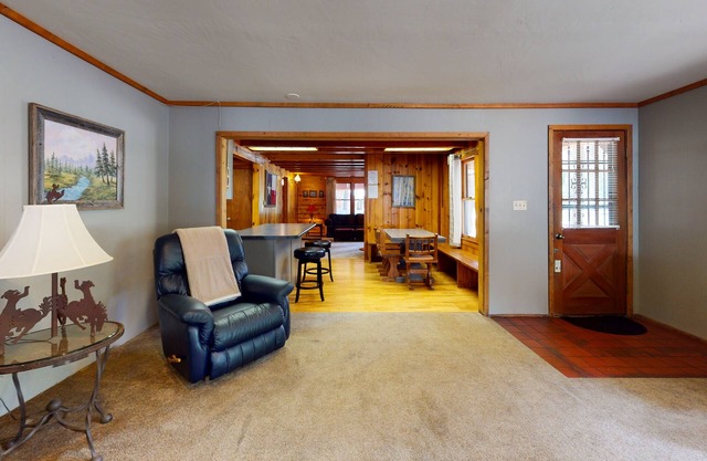 Spacious and Lovely Mountain Retreat