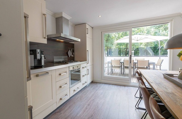 Spacious and luxurious apartment for 8 people