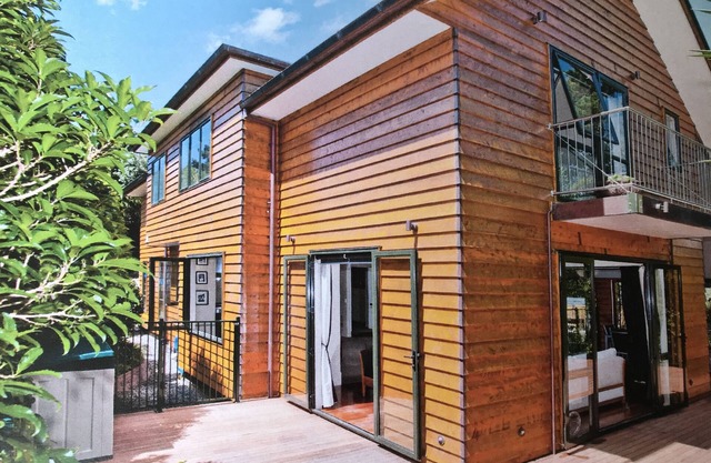 Spacious and private family home in popular beach town2007