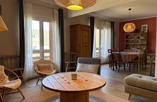 Spacious Apartment in Villard de Lans with Balconies, Free Parking, and Wifi