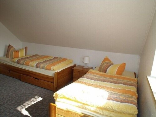Spacious apartment, 2 bedrooms, quiet central location, 5 minutes to the beach
