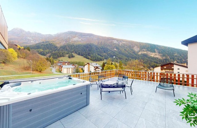Spacious apartment - beautiful terrace with view