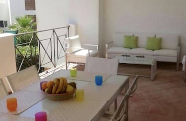 SPACIOUS APARTMENT: BEACH, GOLF, WIFI