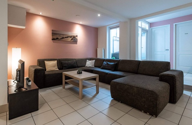 Spacious apartment in city center with private patio