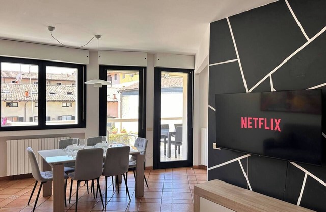 Spacious apartment in the heart of Bergamo with terrace and free garage