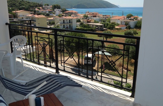Spacious apartment near the beach with a unique view of Finikounda