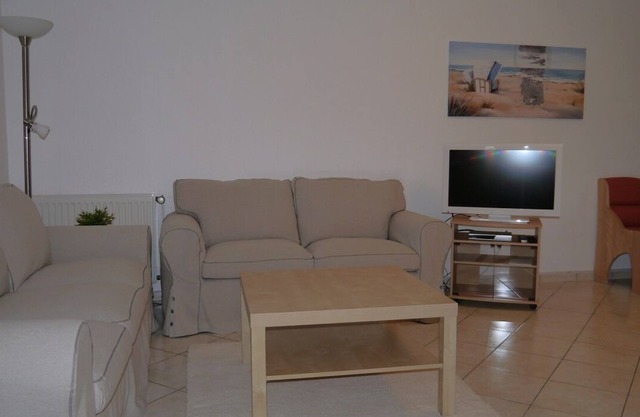 spacious apartment, quiet central location, 5 minutes walk to beach