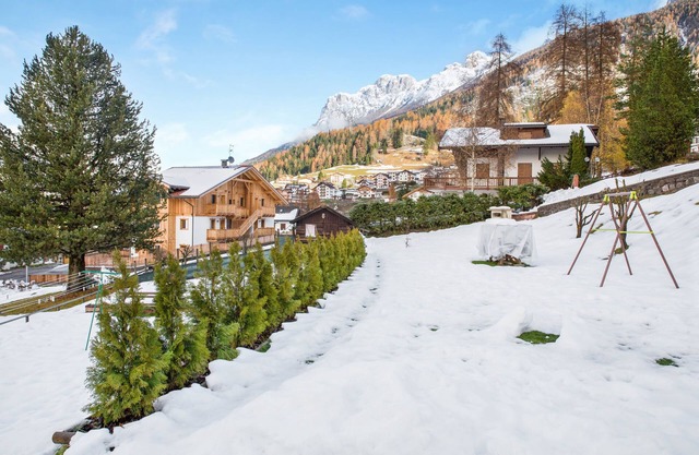 Spacious Apartment “Villa Pineta”with Mountain View