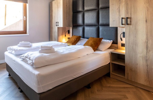 Spacious apartment with sauna, ski area at 600 m.